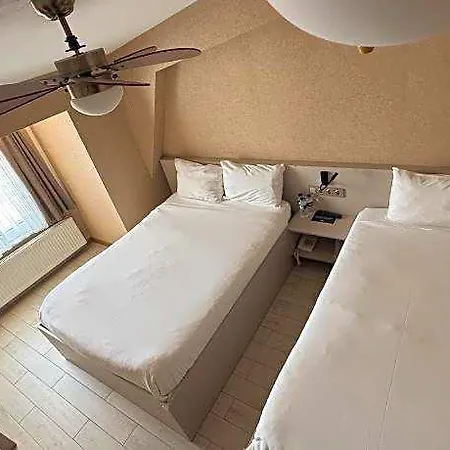 Cinas Otel